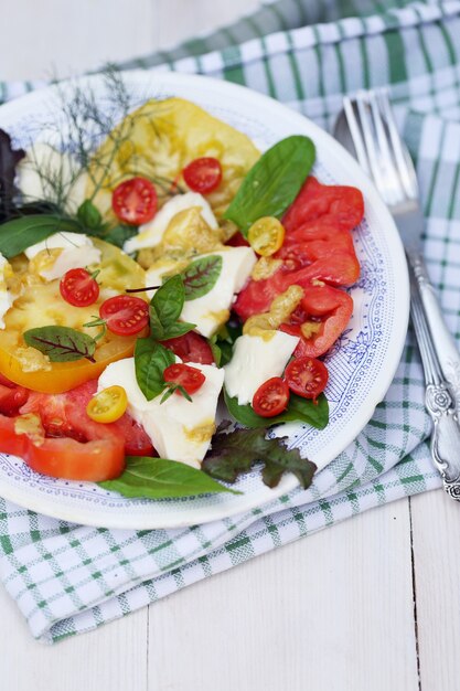 Salad of Fresh tomatoes with goat cheese