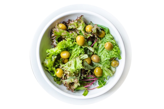 салат оливки листья зеленые лепестки салат микс свежая кето или палеодиета
