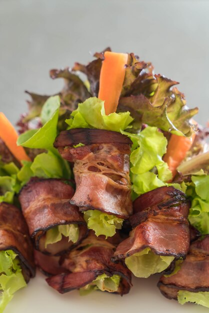 salad roll with bacon