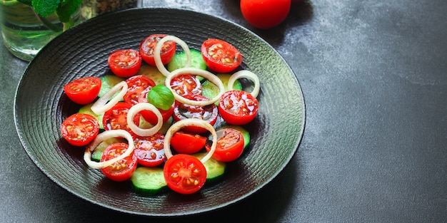 salad tomato cucumber vegetables