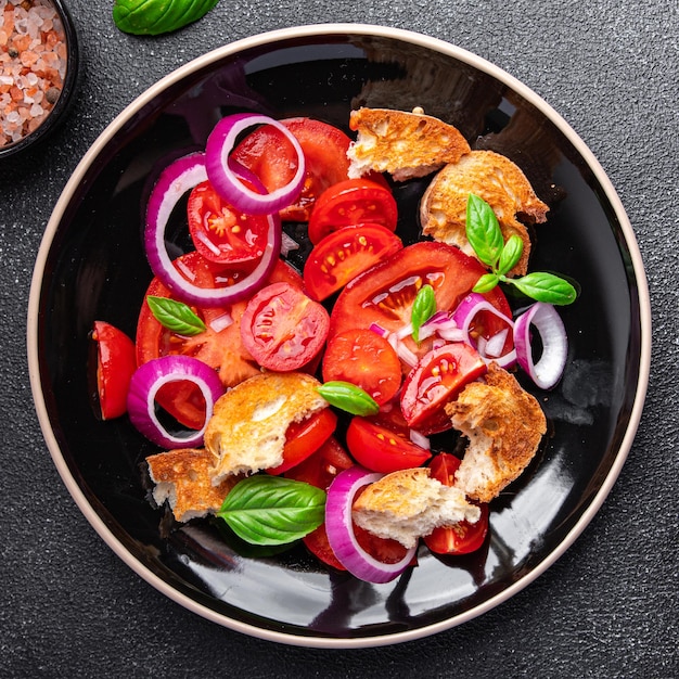 salad tomato panzanella bread, onion vegetable meal food snack on the table copy space food