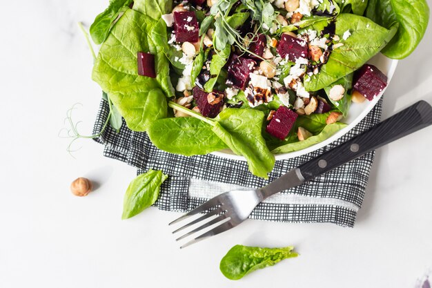 Salad with chickpeas and beetroot