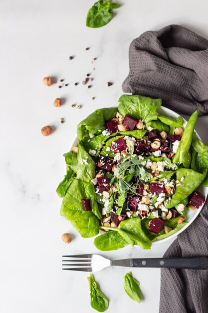 Salad with chickpeas and beetroot