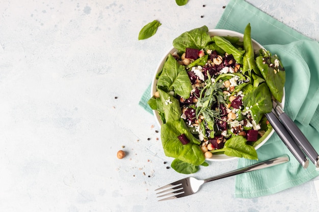 Salad with chickpeas and beetroot