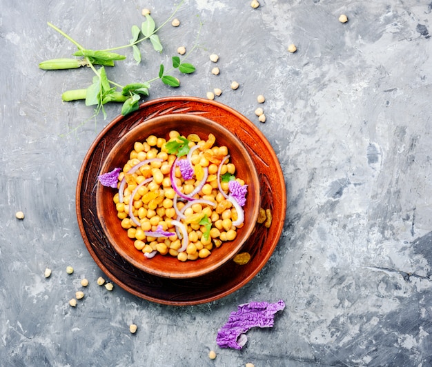 Salad with chickpeas