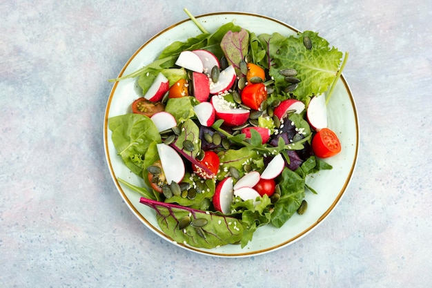 Salad with radishes and greens