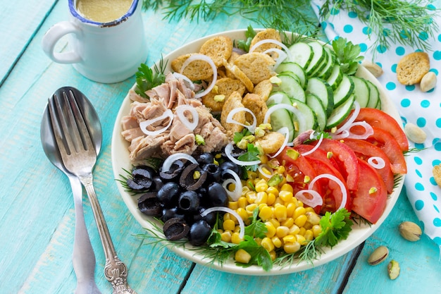 Salad with tuna and fresh vegetables