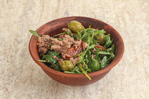Photo salad with tuna and rucola