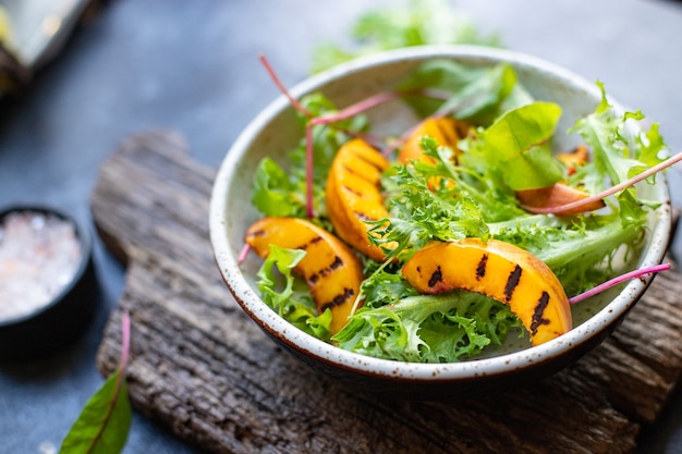 salade gegrilde perzik