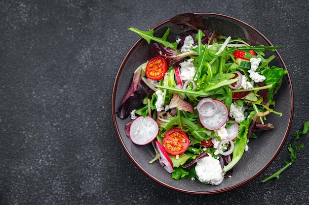 salade kaas groente radijs tomaat komkommer groene sla mix groene maaltijd voedsel snack