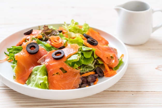 Salade met gerookte zalm