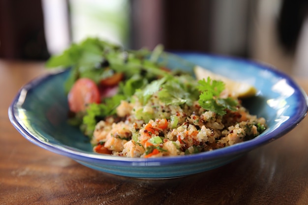 salade met quinoa en zalm