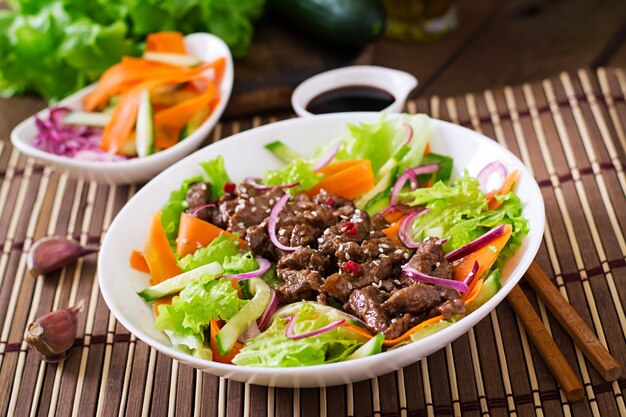 Salade Met Rundvlees Teriyaki