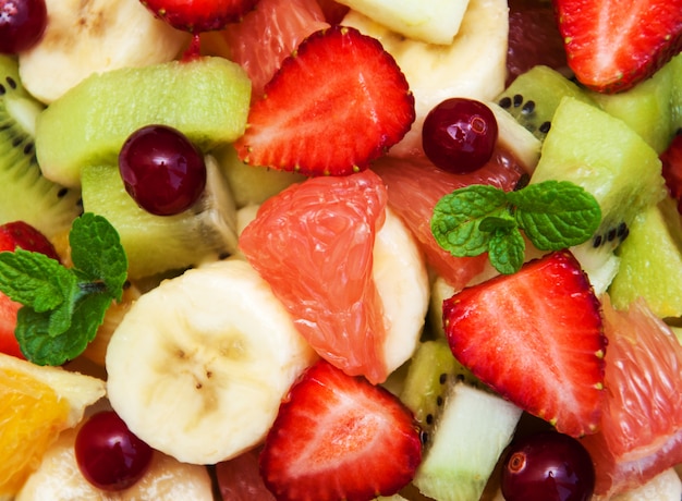 Salade met vers fruit