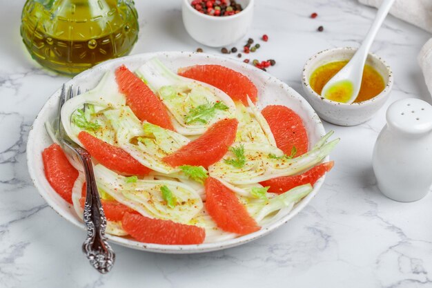 salade van venkel en grapefruit