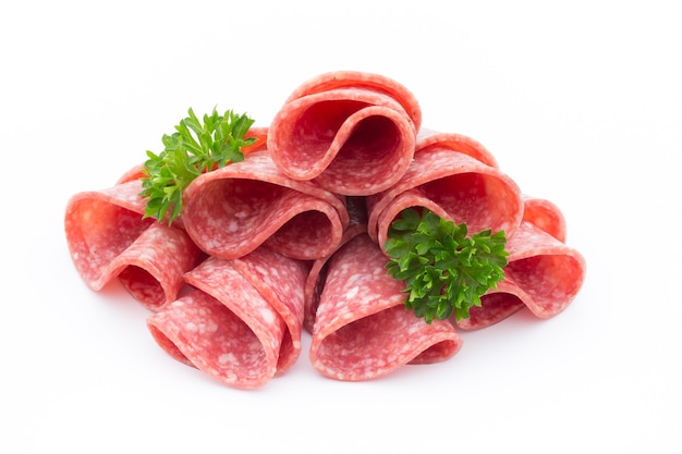 Salami worst plakjes geïsoleerd.