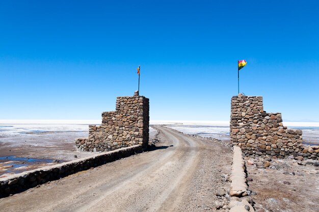 Salar de Uyuni toegangspoort, Bolivia. Grootste zoutvlakte ter wereld. Boliviaans landschap