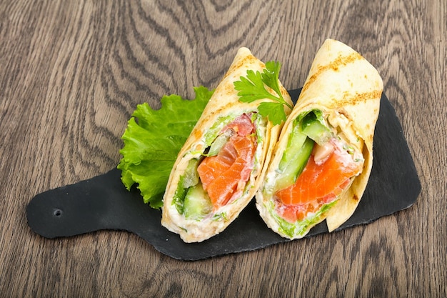 Salmon bread roll