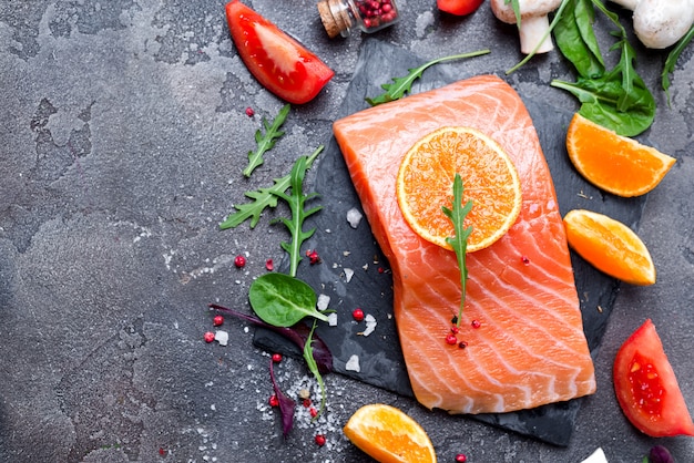 Salmon fillet with fresh ingredients