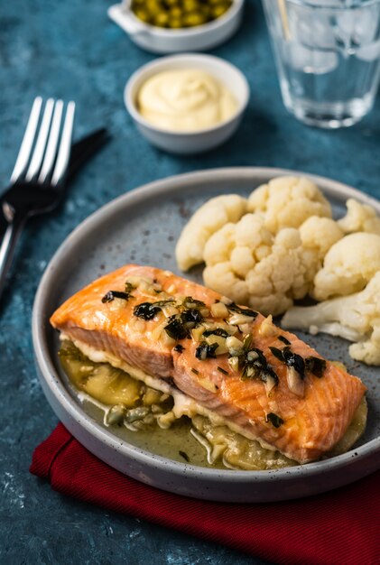 Salmon fillet with pineapple and cauliflower