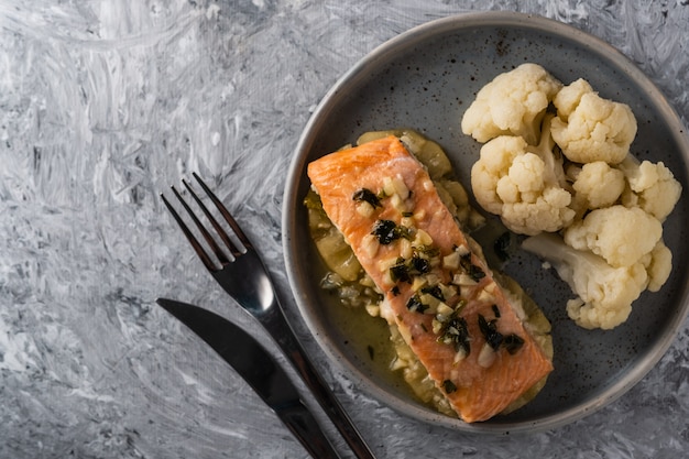 Salmon fillet with pineapple and cauliflower