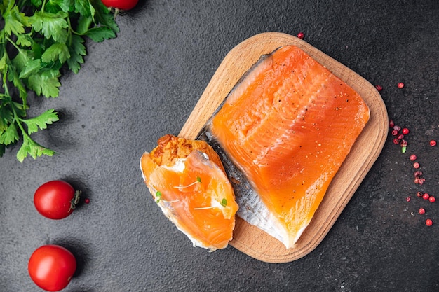 연어 생선 조각 약간 해물 소금에 절인 다이어트 식사 음식 간식 테이블에 복사 공간 음식