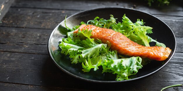 サーモングリル揚げシーフード魚焼き食品オーガニック製品食事スナックテーブル上のコピースペース食品