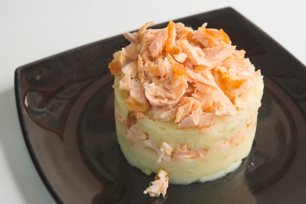 Photo salmon and mashed potato tartare