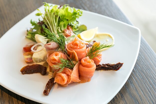 Salmon sashimi salad