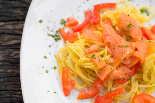 Salmon Spaghetti With Fresh Tomato