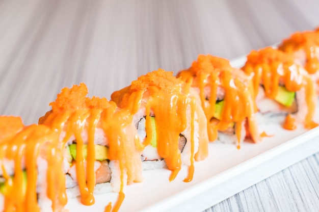 salmon sushi roll