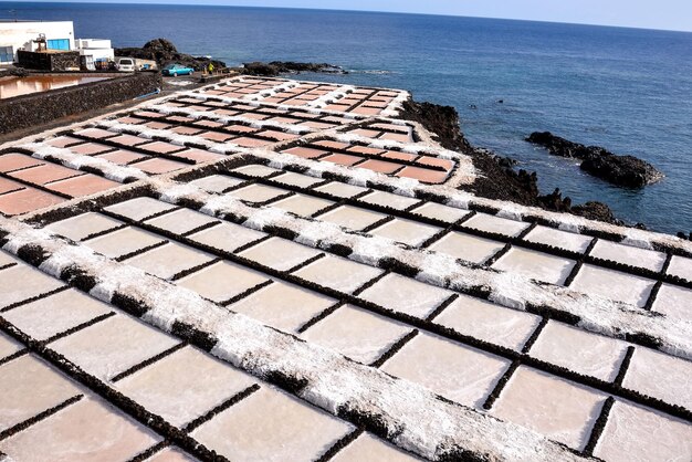 写真 カンリー諸島の塩原