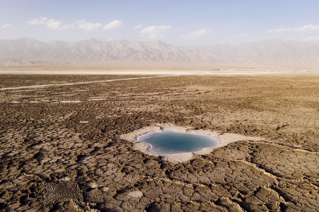 Photo salt pond in the dry land in qinghai china