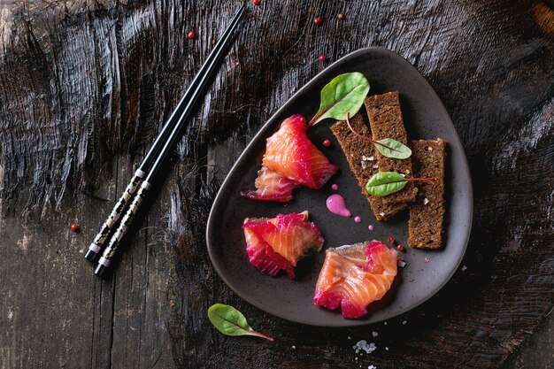 Salted salmon with beetroot 