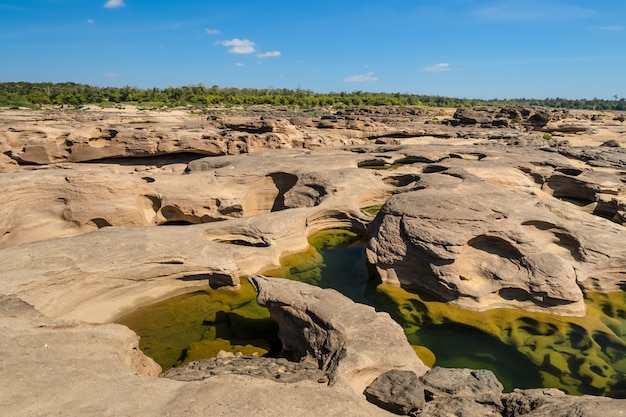 Sam Pan Bok, The Amazing van Rotsvorm in Mekong Rivier tijdens zomer, Ubon Ratchathani, Thailand.