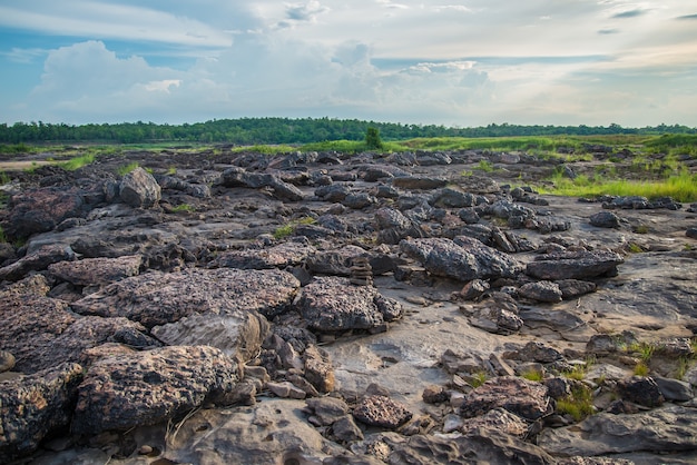 Photo sam pan bok ubon-ratchathani