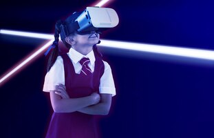 Samengestelde afbeelding van schoolmeisje met een virtual reality-headset die geniet met gekruiste armen