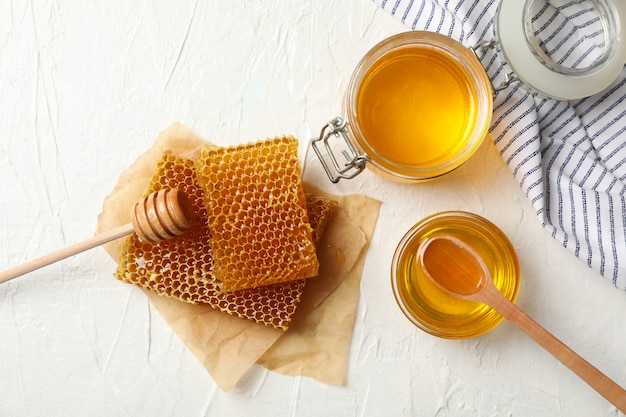 Samenstelling met honingraten en honing