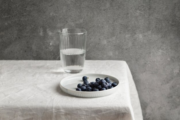 Samenstelling van een heerlijke gezonde maaltijd op tafel