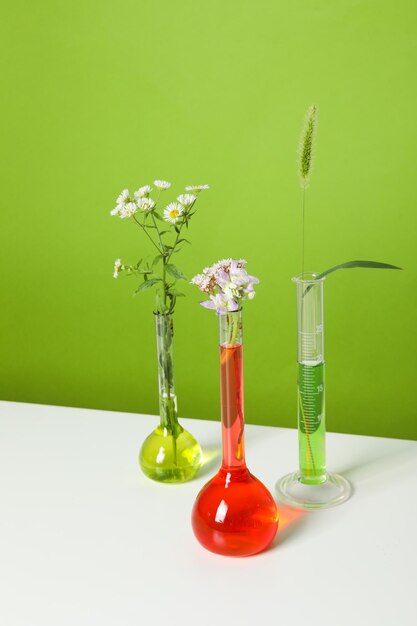 Samenstelling voor het maken van cosmetisch concept voor het maken van cosmetica met bloemen