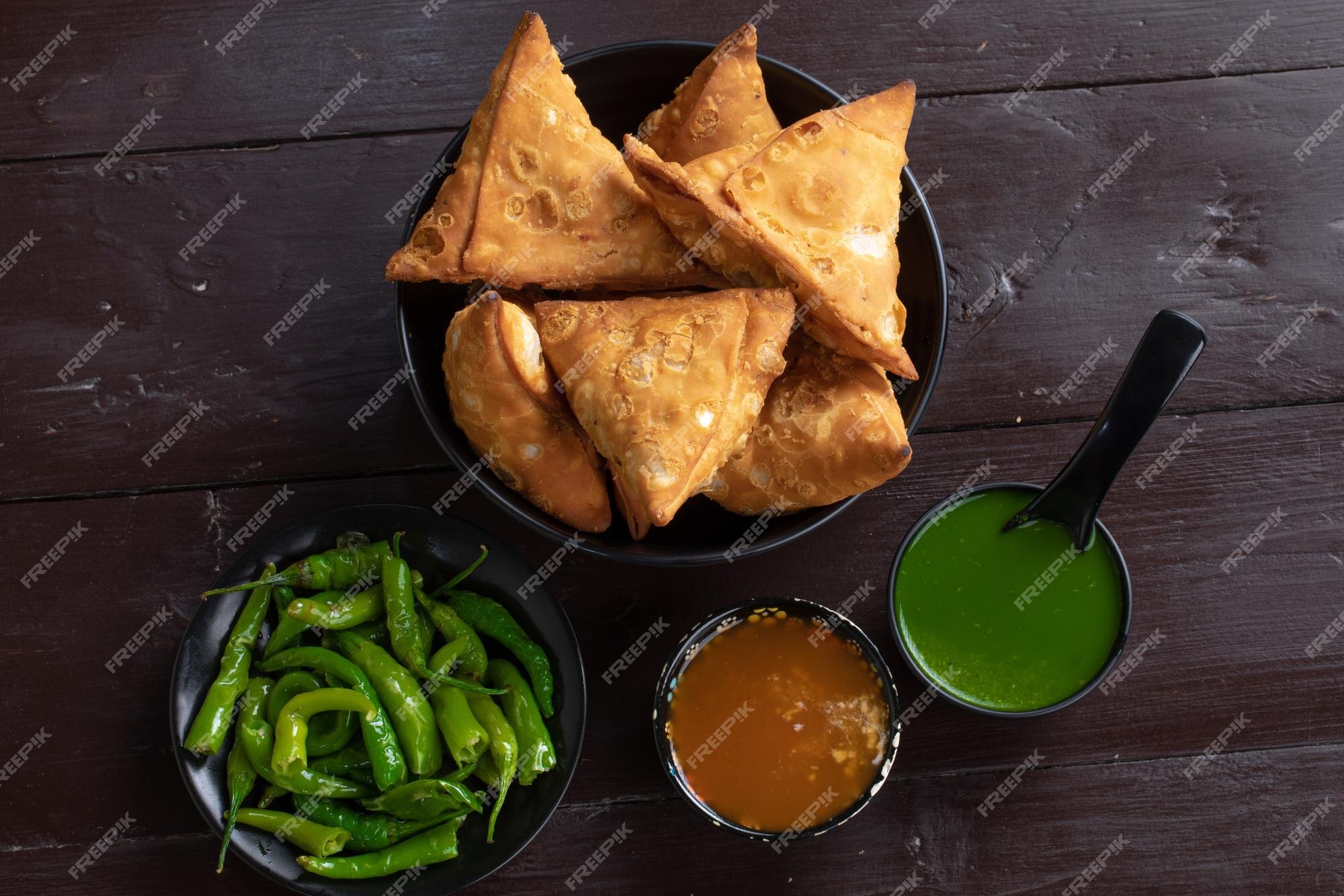 Premium Photo | Samosa indian snacks
