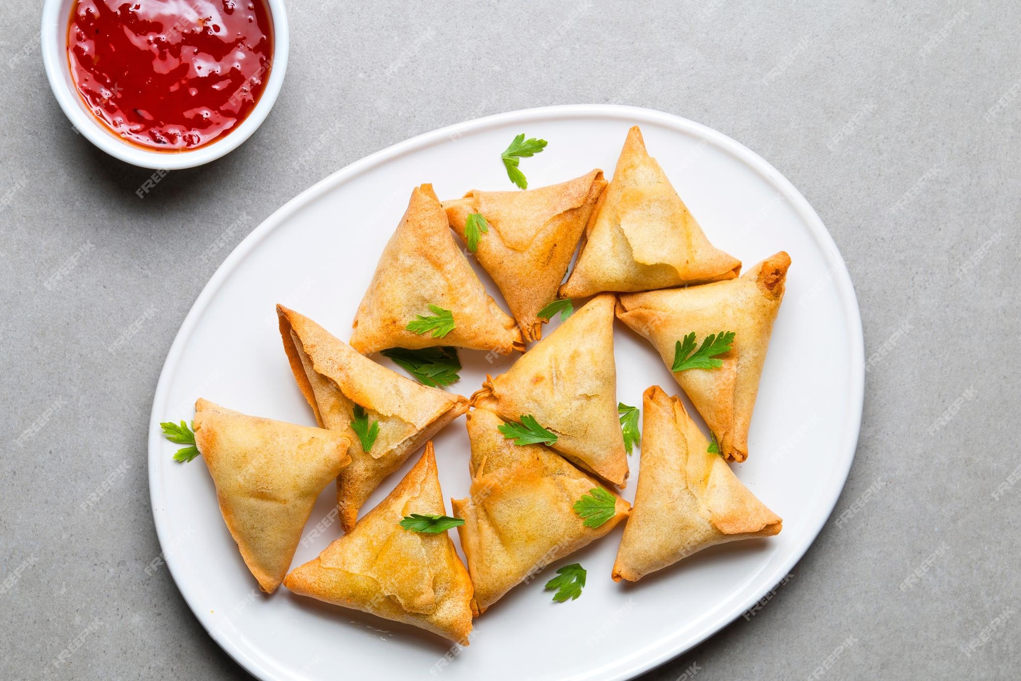 Premium Photo | Samosa indian snacks