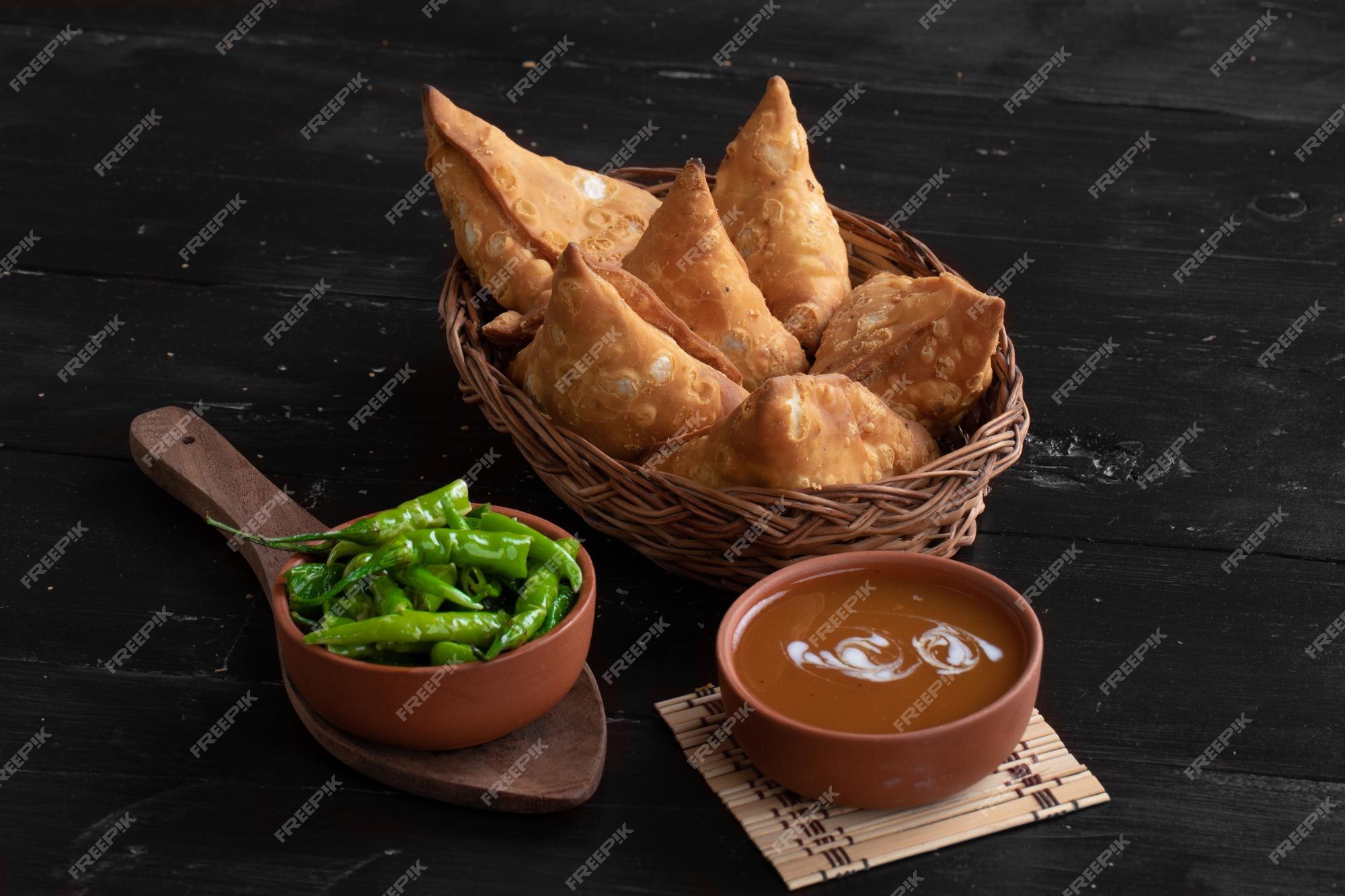 Premium Photo | Samosa indian snacks