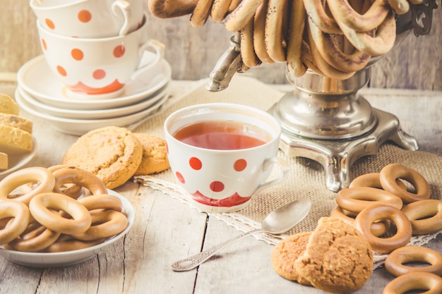 Samovar and tea with bagels