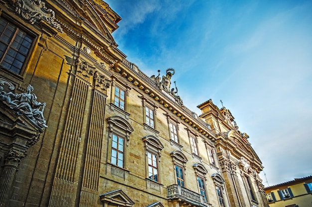 Palazzo san firenze in una giornata limpida