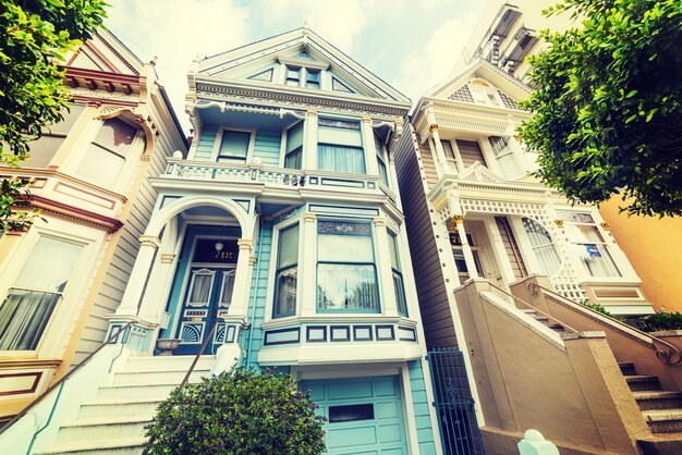 Foto san francisco californië 30 oktober 2016 geschilderde dames op een zonnige dag