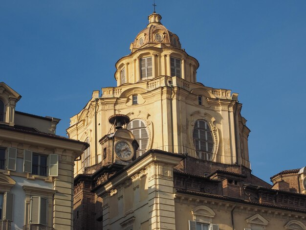 Церковь Сан-Лоренцо в Турине