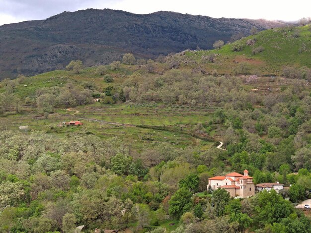 Photo the sanctuary of virgen de chilla avila near candeleda