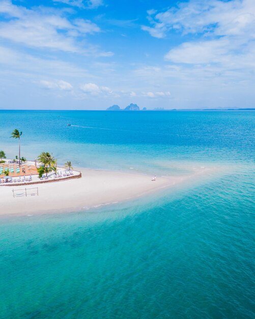 Photo sand bar of koh mook tropical island in the andaman sea trang in thailand