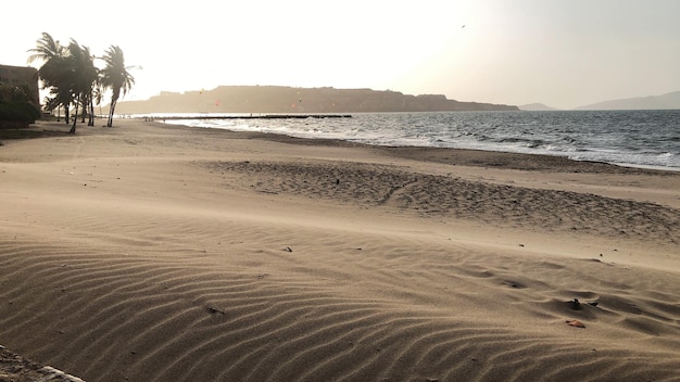 Foto sabbia al vento su una spiaggia